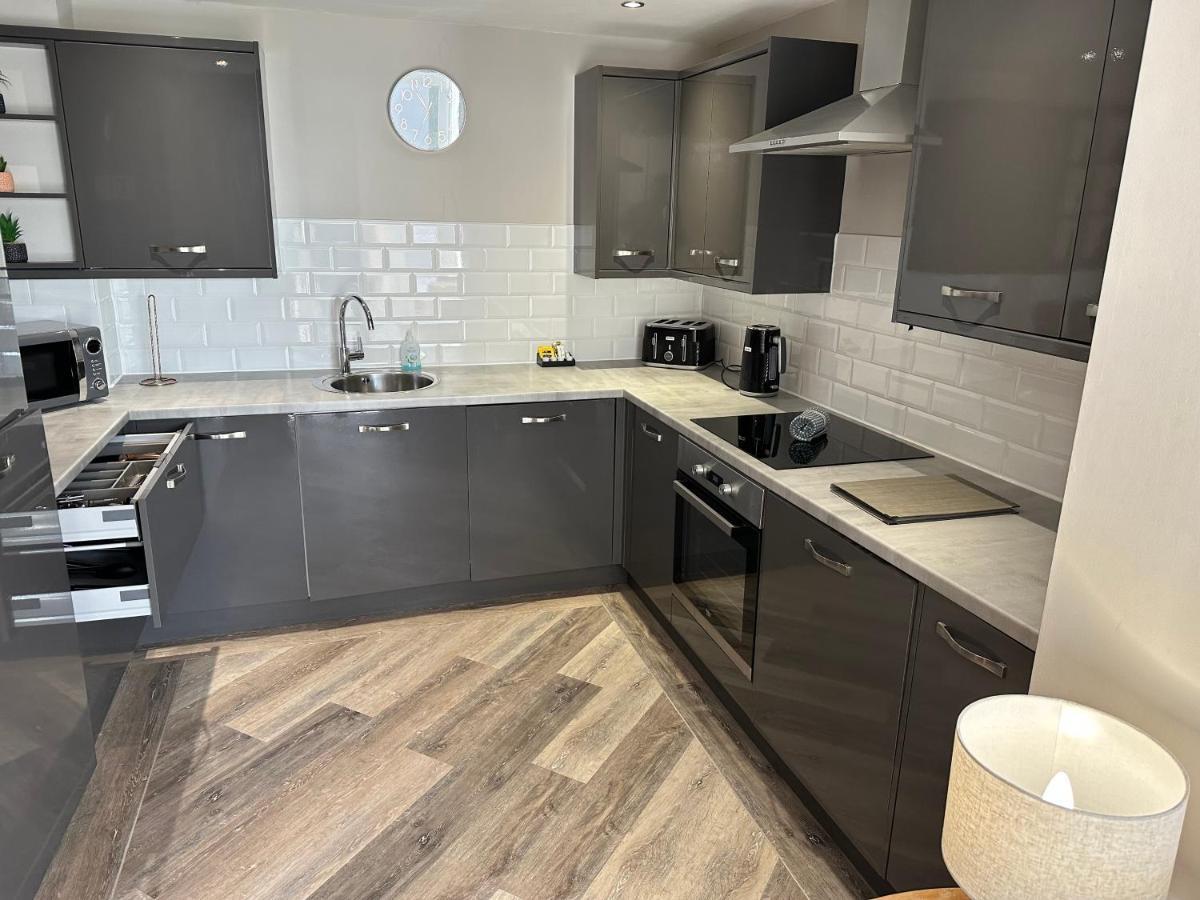 Beach Pad - Ground Floor - Pet Friendly คลีฟลีส์ ภายนอก รูปภาพ