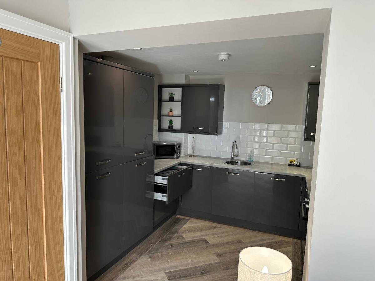 Beach Pad - Ground Floor - Pet Friendly คลีฟลีส์ ภายนอก รูปภาพ
