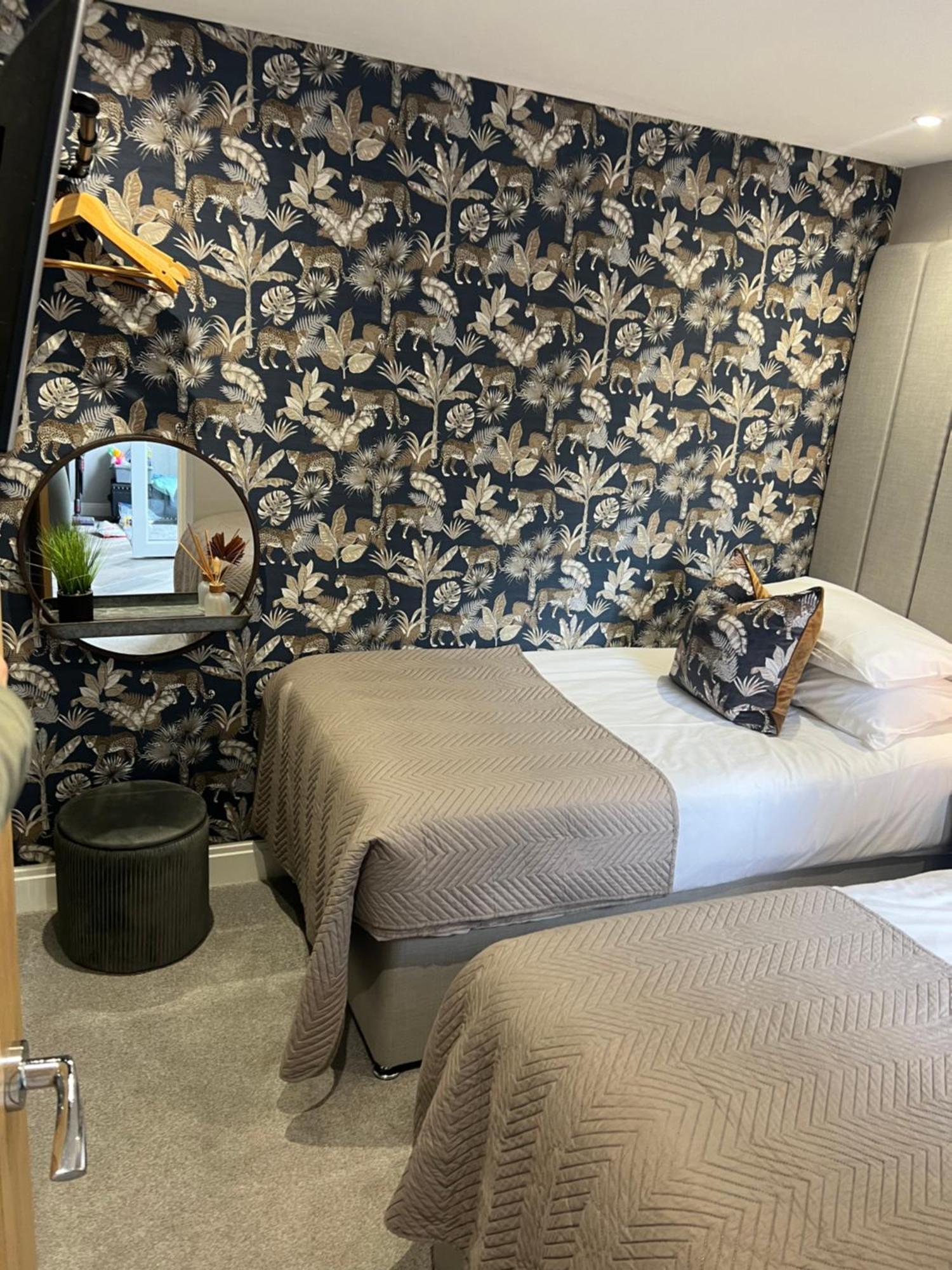 Beach Pad - Ground Floor - Pet Friendly คลีฟลีส์ ภายนอก รูปภาพ